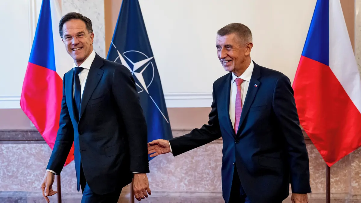 Tisková konference po jednání šéfa NATO Rutteho s Babišem