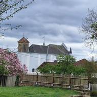 Typická jsou pro Turnov i různá zelená zákoutí a nečekanými pohledy na město.