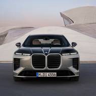 Modernizované BMW řady 7 zaujme upraveným minimalistickým designem.