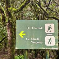 Nejen národní park, ale celý ostrov je protkán sítí značených turistických tras.