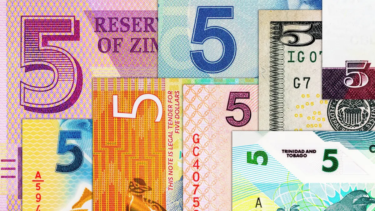 Vyrazit do zahraničí bez hotovosti se může vymstít