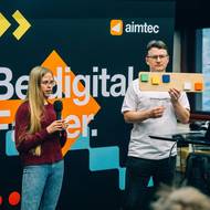 Jednoduchá klávesnice pomáhá ženě, která ochrnula po dětské obrně.