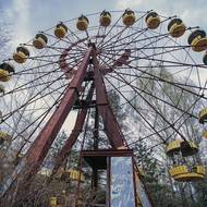 Asi nejznámější ruské kolo na světě. Zábavní park měl být otevřen 1. května 1986, ale na to už nedošlo. Podle různých zpráv se kolo mělo zřítit během ruské agrese. Nestalo se tak, pořád stojí.