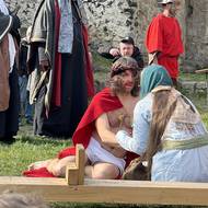 V kulisách hradu Lipý znovu ukřižovali Krista