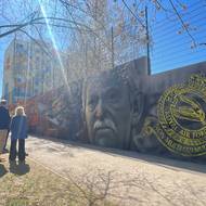 Nový mural art s Františkem Peřinou v Praze 17.