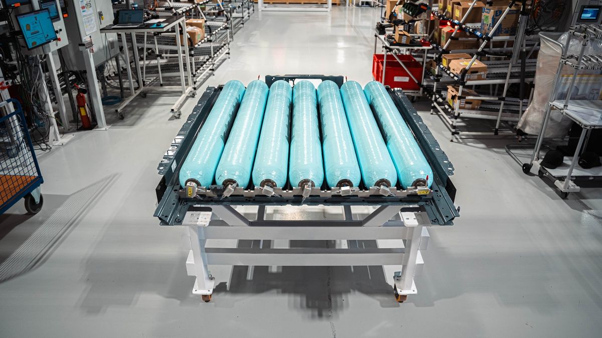 BMW to s vodíkem nevzdává. Ukazuje jádro nového modelu