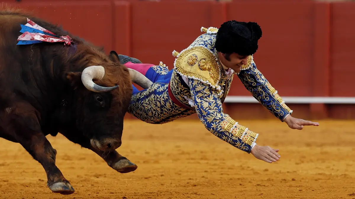 Španělského matadora srazil býk, videozáznam je děsivý