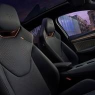 Sportovní verze VZ nabídne anatomicky tvarovaná sportovní sedadla.