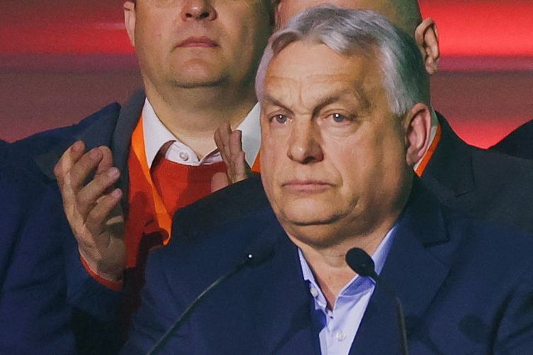 Viktor Orbán vzal neúspěch ve volbách na sebe