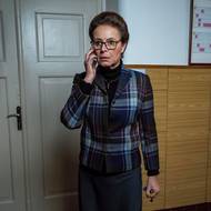 V roli asertivní ředitelky školy se představí Lenka Vlasáková.