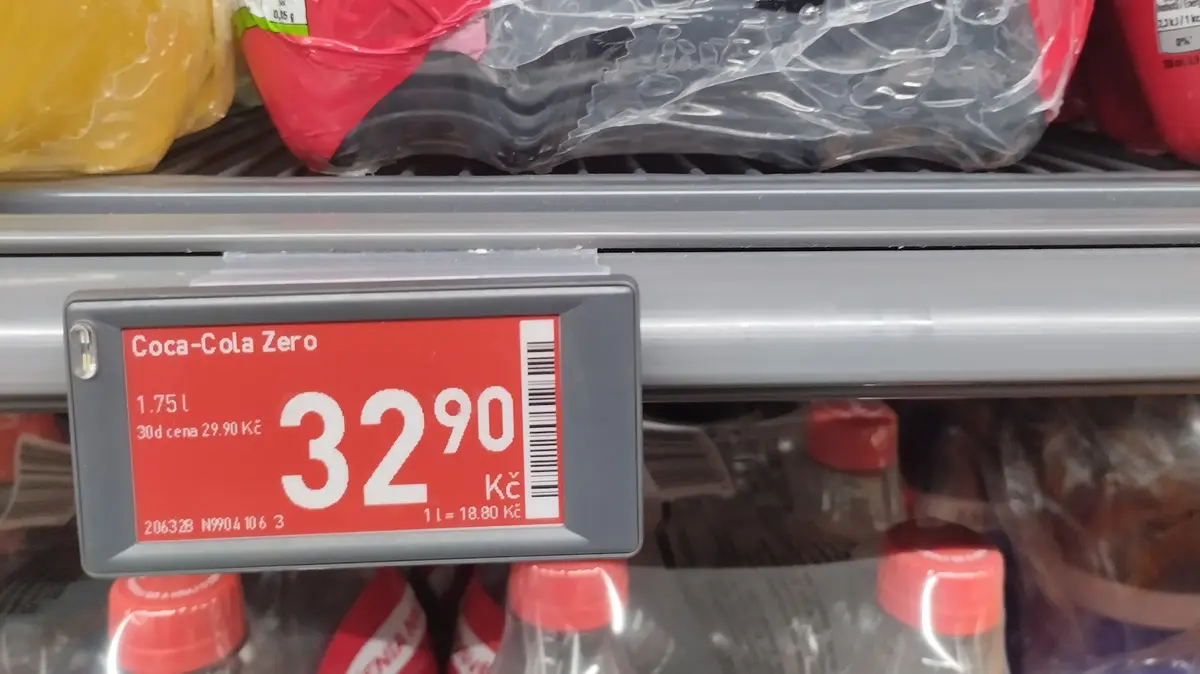 Supermarkety dál kouzlí s cenovkami u slev