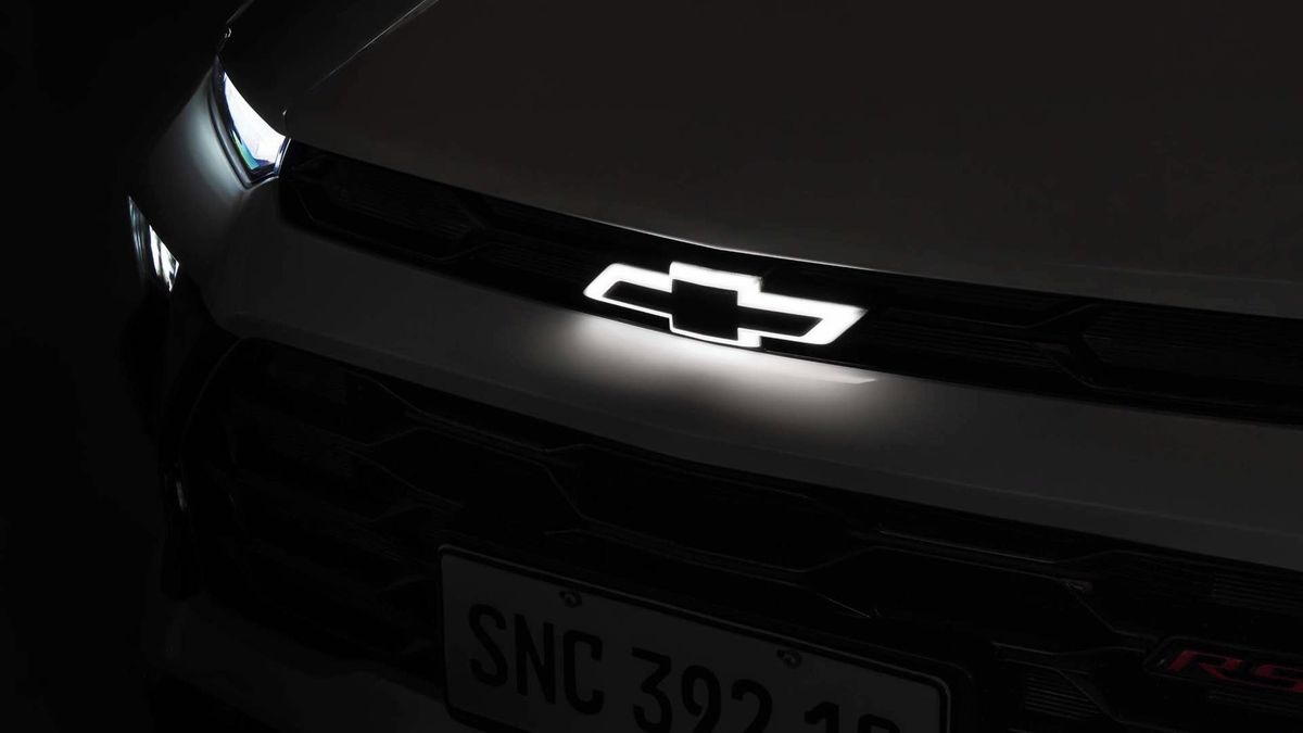 Chevrolet má nové logo. Místo tradiční barvy ctí minimalismus