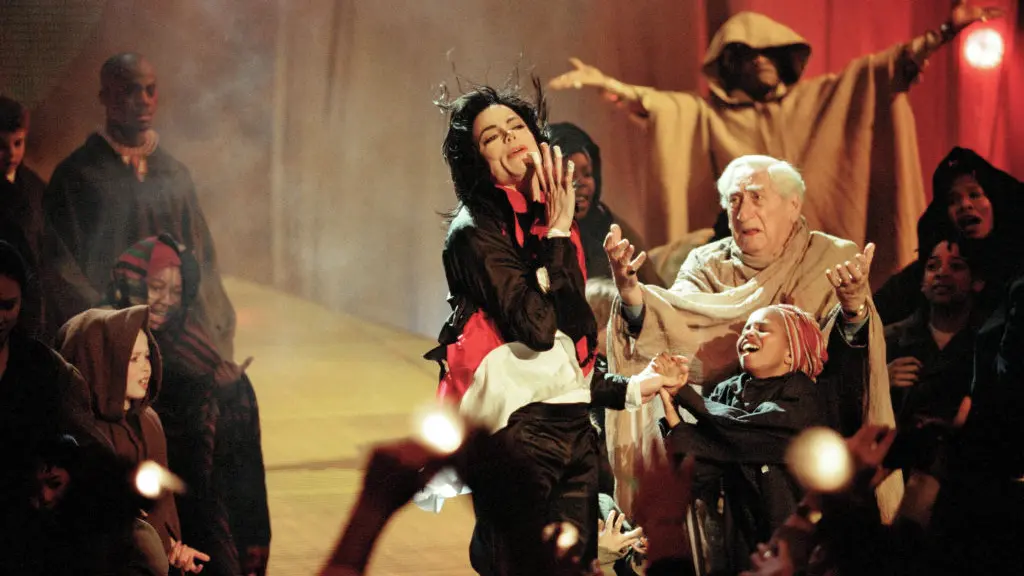 SEX, STORY, ROKENROL: Jarvis Cocker zaháněl Michaela Jacksona z pódia. Odnesly to děti