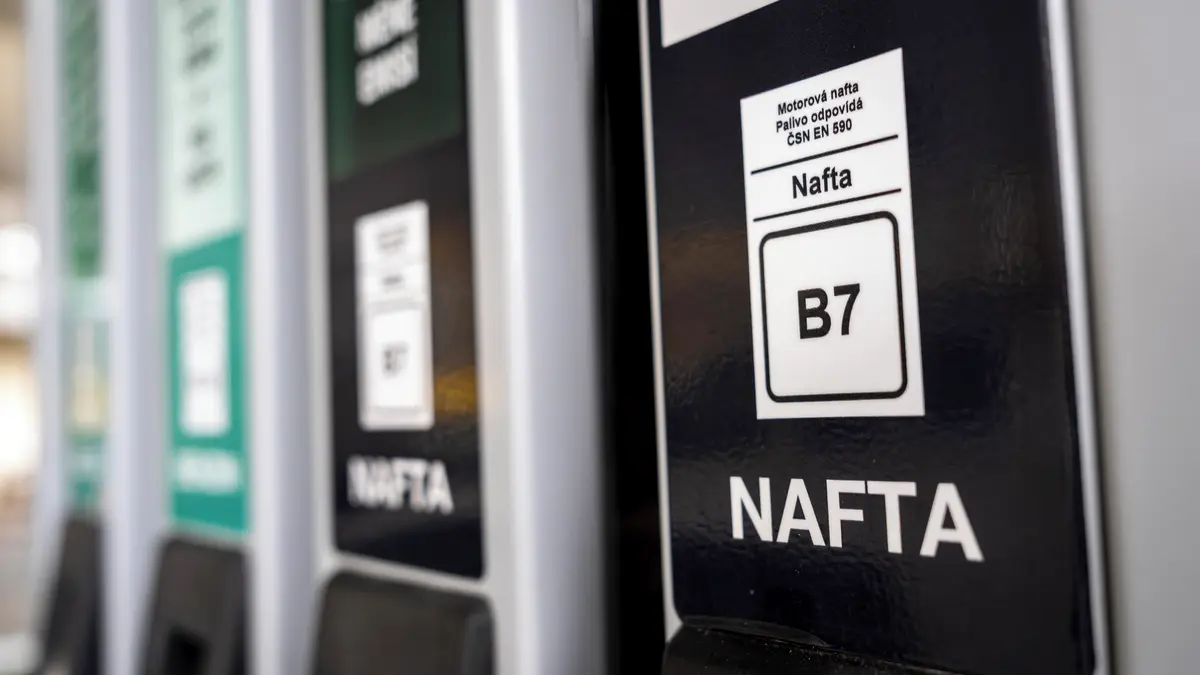 Česko má pátou nejlevnější naftu v Evropské unii. Brzy ale podraží