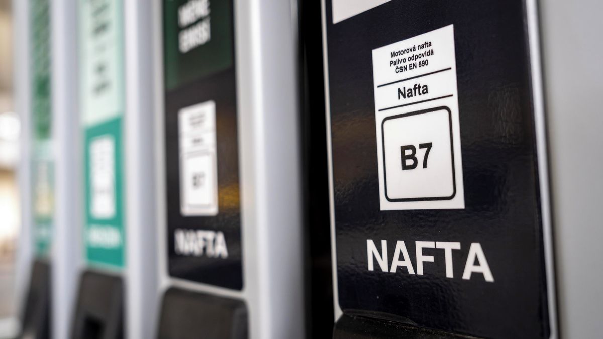 Ministerstvo zveřejnilo maximální ceny paliv na víkend