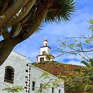 Campanario de Joapira nechala postavit komunita z Kanárských ostrovů žijící na Kubě. Ostrov má se střední a jižní Amerikou stále silné vazby, obyvatelé tam historicky odjížděli za prací.