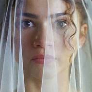 Nevěsta. Stane se Emma (Zendaya) vdanou paní?