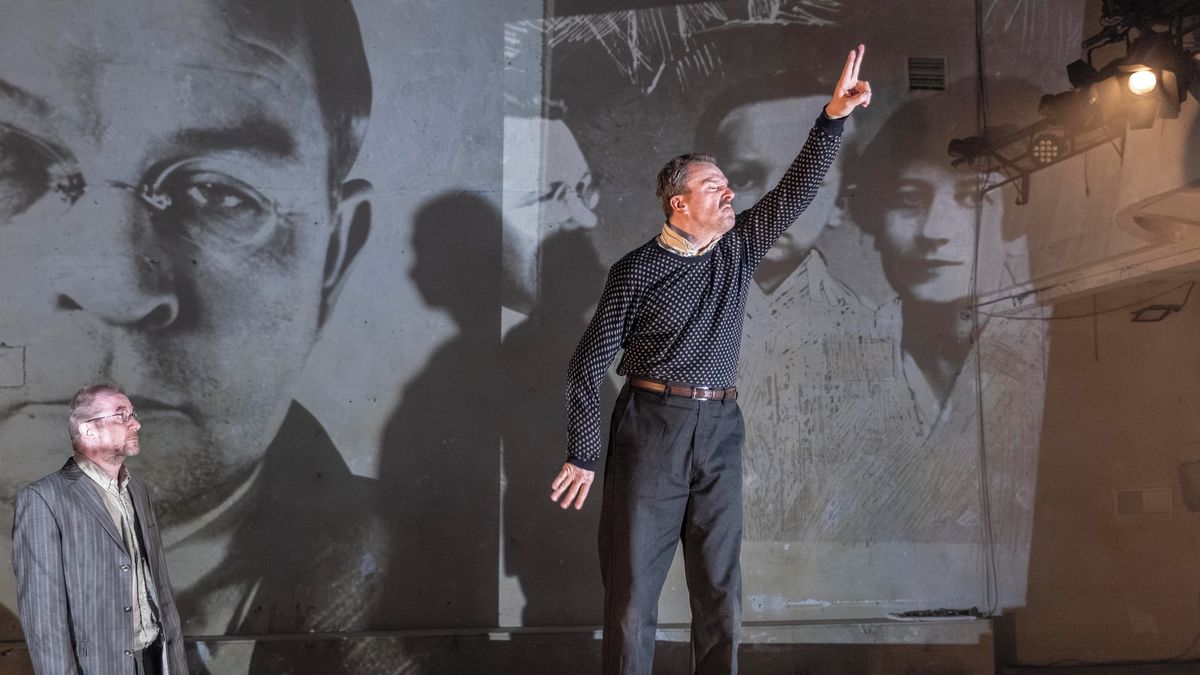 RECENZE: Amadoka jako symbol bojující, kolaborující i veselé Ukrajiny