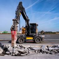 Příprava pro 160 kilometrů kabelů. 