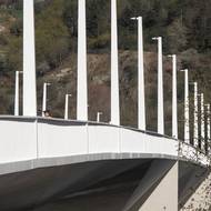 Zašikmený most odkazuje na český kubismus.