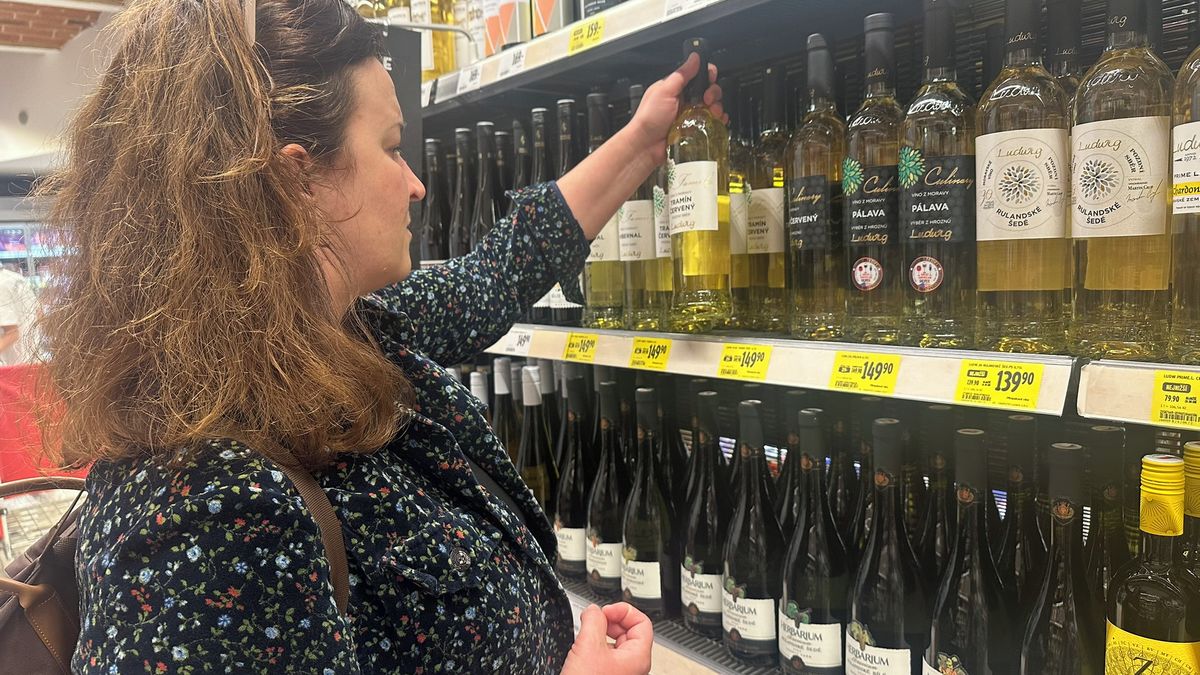 Alkohol může zmizet z večerek a čerpacích stanic