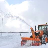Na pomoc přijela fréza technických služeb z Pece pod Sněžnou.