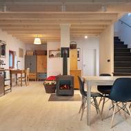 Prostor vedle linky lze v budoucnu oddělit například posuvnou příčkou a proměnit jej například v pracovnu.