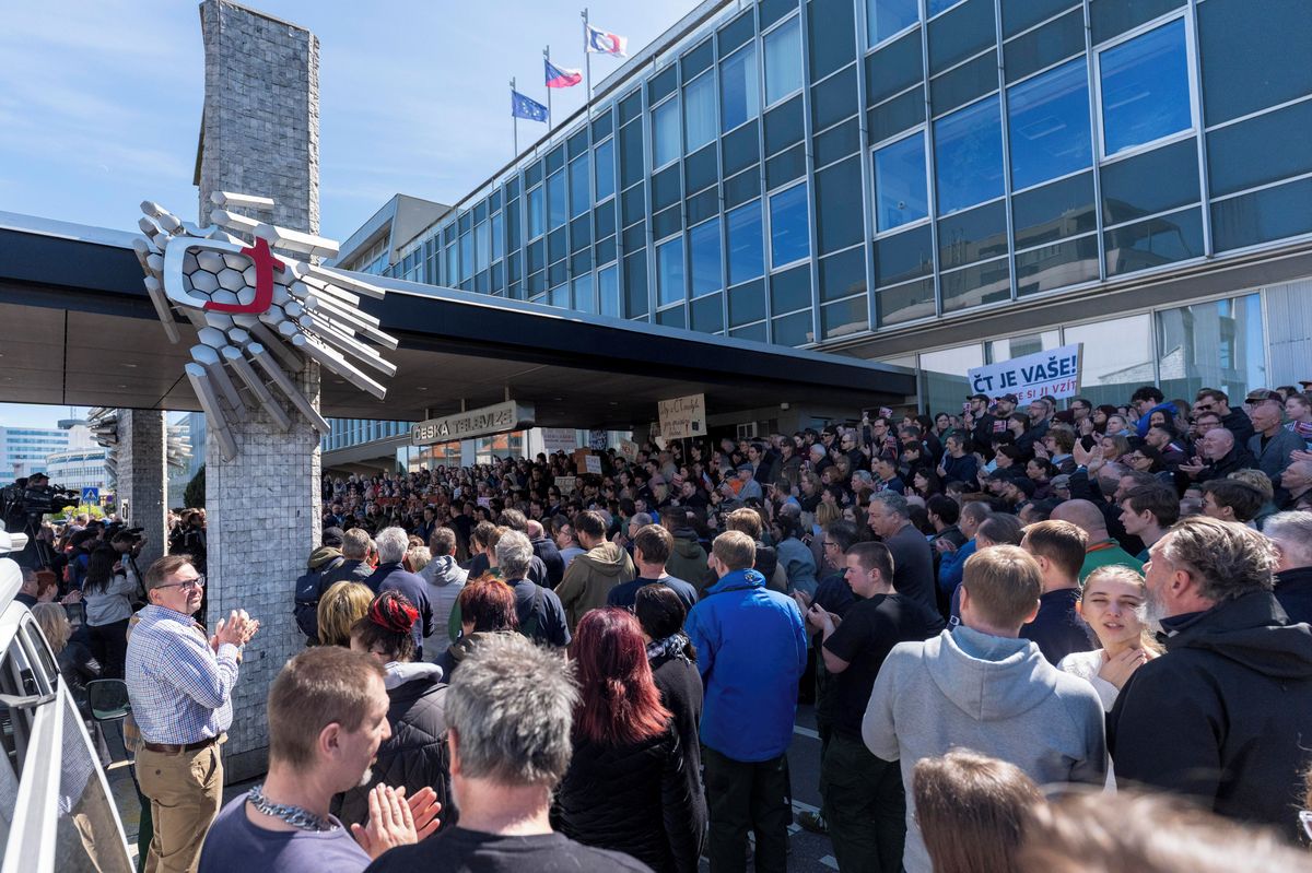 Mediální výbor vyzval Klempíře, ať stáhne zákon, který ruší poplatky