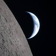 Pohled na Zemi od odvrácené strany Měsíce.