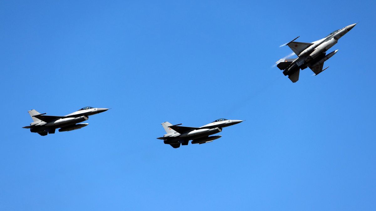 Stíhačky NATO vzlétly v Rumunsku do vzduchu kvůli ruskému útoku