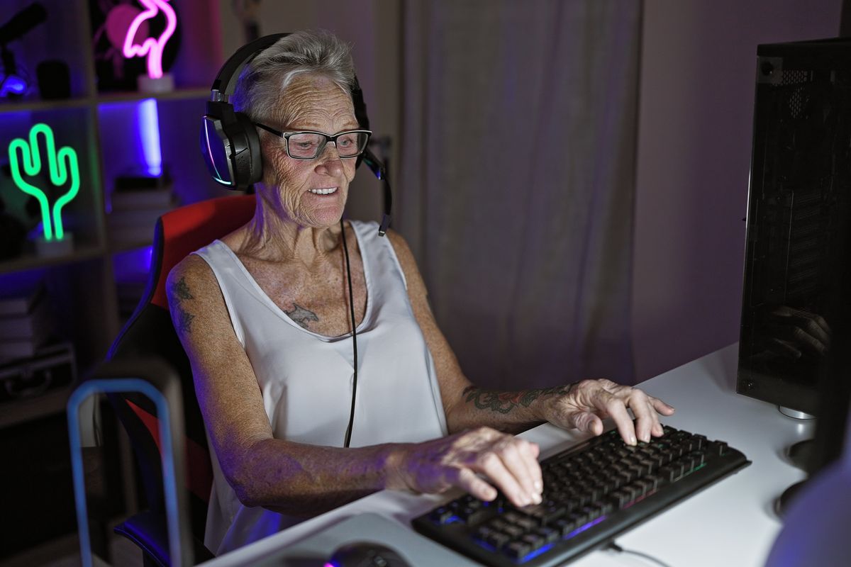 Seniorka neodpovídala na telefonáty, ani výzvy policistů. Hrála doma videohru