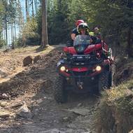 Nasazena byla terénní šestikolka.