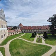 Zámek Telč patří mezi největší tuzemské skvosty, v posledních letech prošel celý velkou obnovou včetně zahrady.