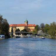 Poděbrady můžete navštívit i díky plavbě z Nymburka.