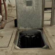 Jedna z necelé dvacítky jímek na Florenci