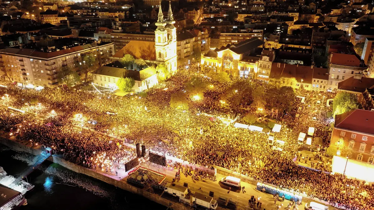 Maďarské volby: Tsunami opozice smetlo Orbána