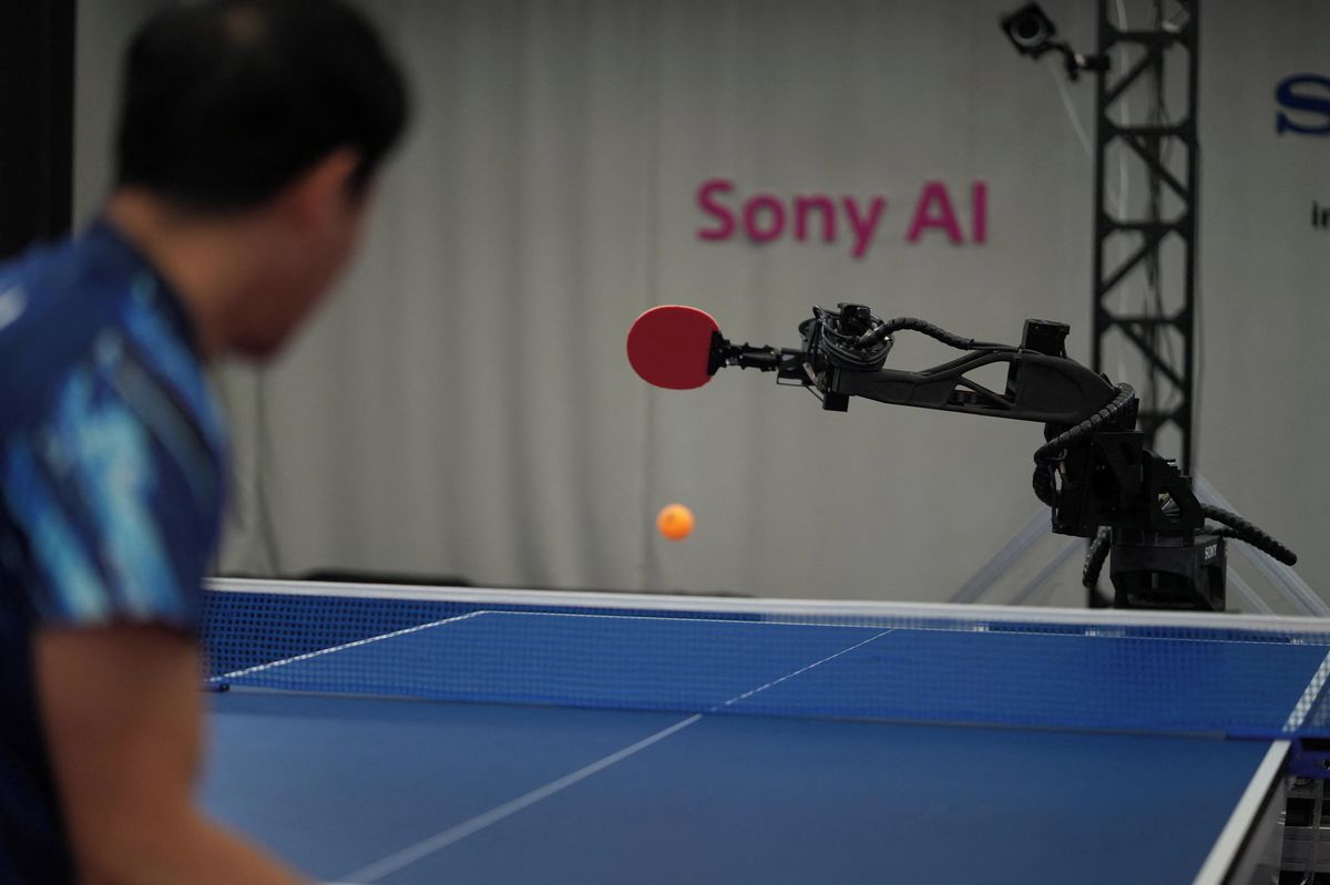 Člověk versus stroj. Robot Ace porazil elitní hráče stolního tenisu