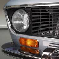 Vůz měl mít dva nebo čtyři kulaté světlomety, v závislosti na výbavě.