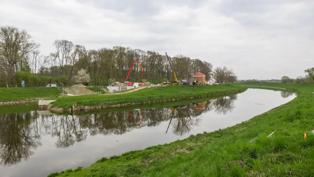 Břehy Moravy u Vnorov propojí nová lávka pro pěší a cyklisty s dvěma pruhy