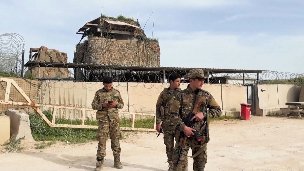 Američtí vojáci vyklidili poslední základnu v Sýrii