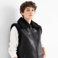 Vesta s umělou ovčí vlnou – imitace kůže, C&A, 978 Kč