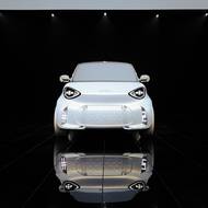 Koncept Smart #2 designově navazuje na předchozí generace modelu ForTwo.