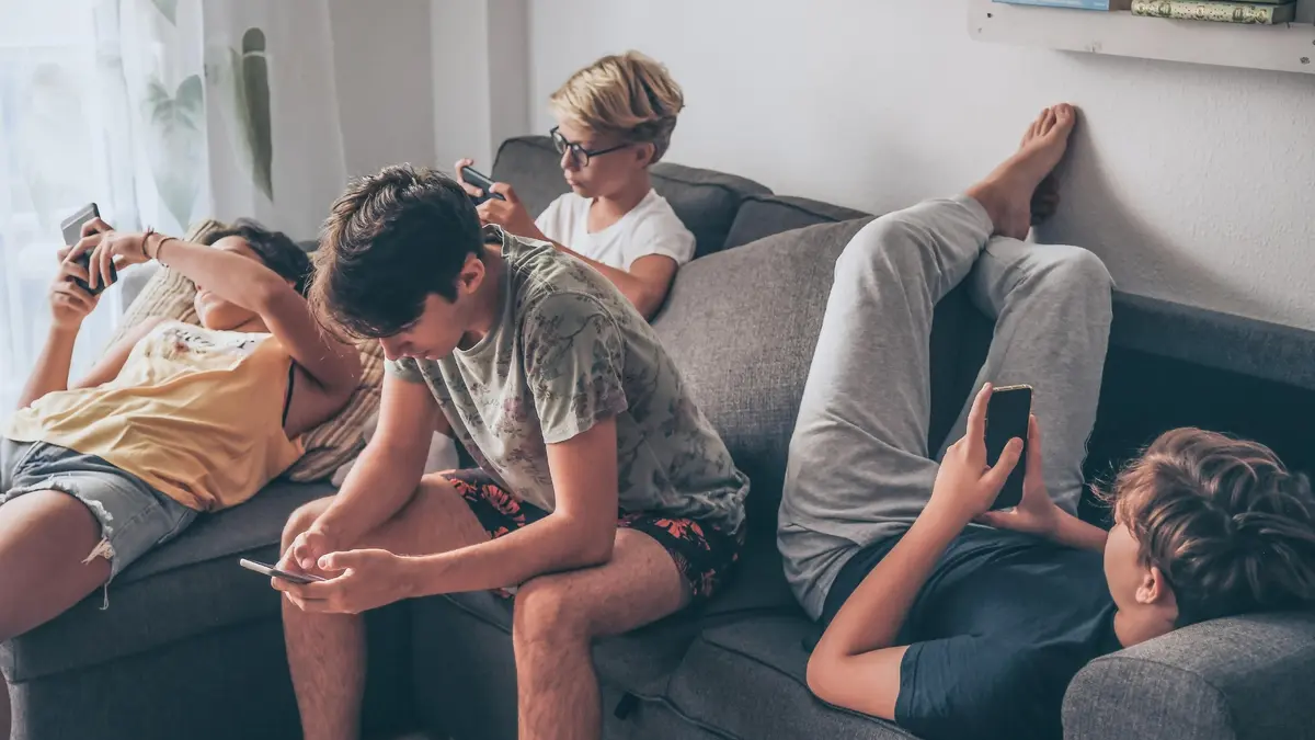 O čem si děti povídají s chatboty? Meta to umožní rodičům sledovat