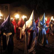 V Brazílii, hlavně v oblasti Goías, je známé procesí Fogareu. Připomíná se v něm zajetí Krista po Jidášově zradě. 