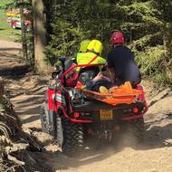 Sanitka neměla šanci pro zraněného dojet.