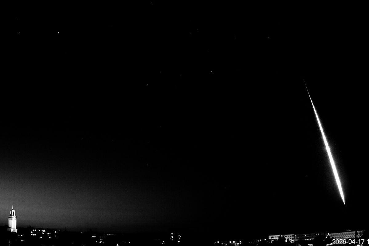 Pomalý bolid, který pohasl mimořádně nízko. Vědci zmapovali, co se odehrálo na páteční obloze