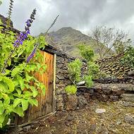 Prostá kamenná obydlí byla využívána do 60. let 20. století.