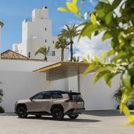 Nově plug-in hybrid nabídne dojezd přes 130 kilometrů na elektřinu a podporu rychlonabíjení při výkonu 50 kW.