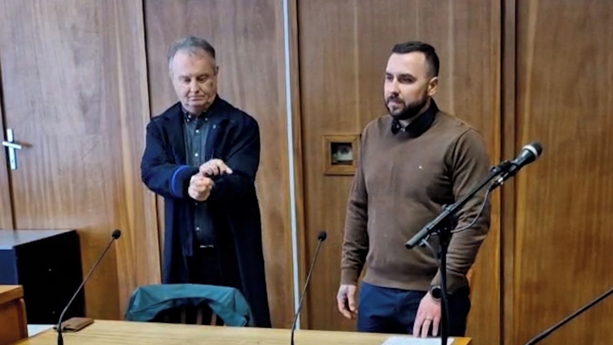 Seniorku přejel náklaďákem, přišla o obě nohy. U soudu vyvázl s podmínkou a ročním zákazem řízení