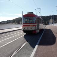 Zatím jezdí po mostě jen zkušební tramvaje.